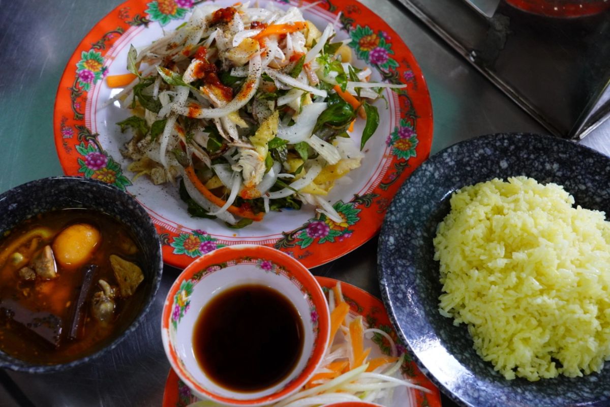 Chicken Rice Ba Buoi Restaurant